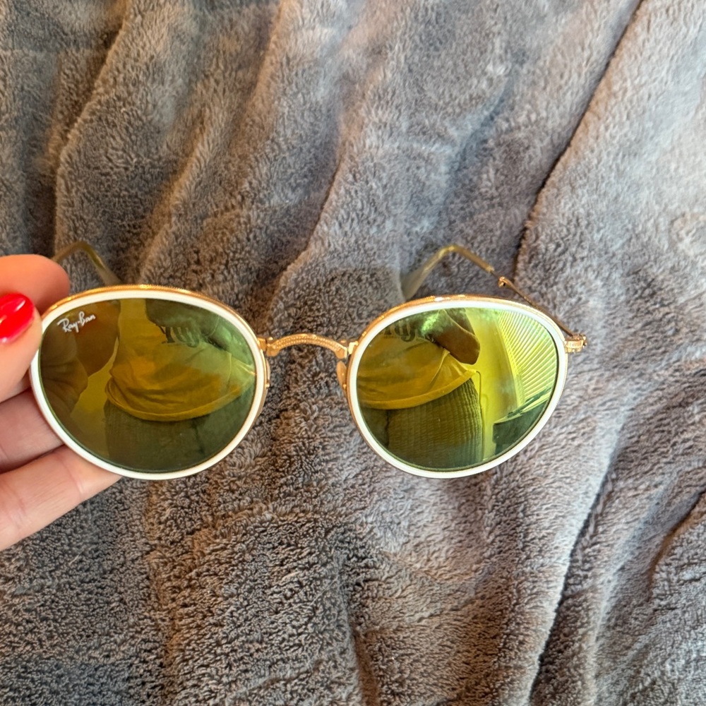 Ray-Ban Gold Frame Sunglasses with Polarized Green Lenses, case included.